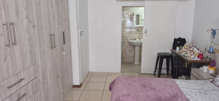 To Let 2 Bedroom Property for Rent in Belthorn Estate Western Cape